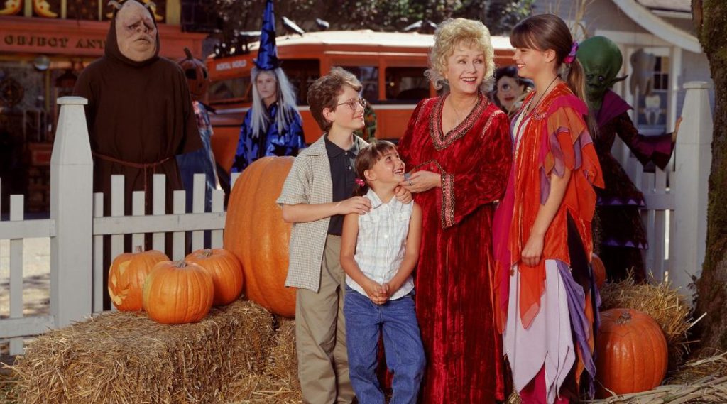 14 Classic Halloween Movies the Whole Family Will Enjoy - Halloweentown 1998