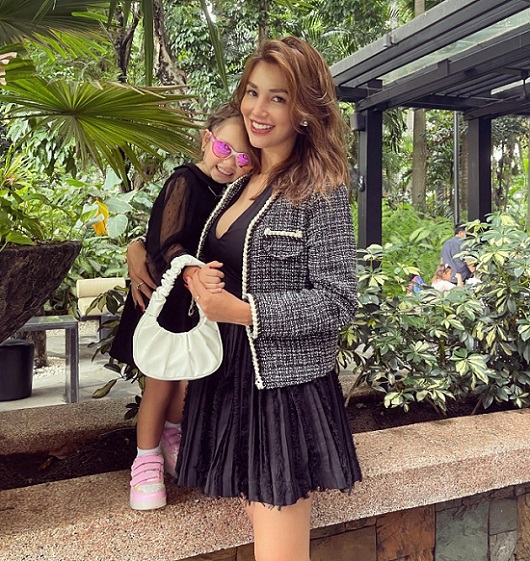 Nathalie Hart with her daughter, Penelope.