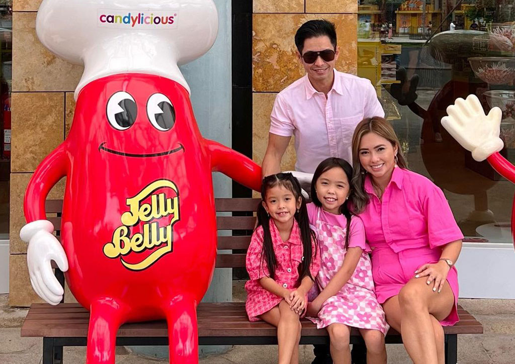 Paul Reyes and Jam Aquino with family