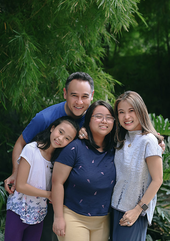 Kit Malvar Llamas and family