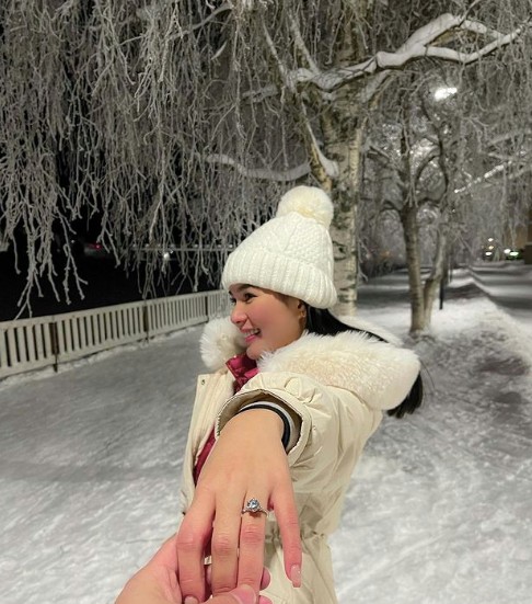 Eva Patalinjug is Engaged to Partner Francis Lim