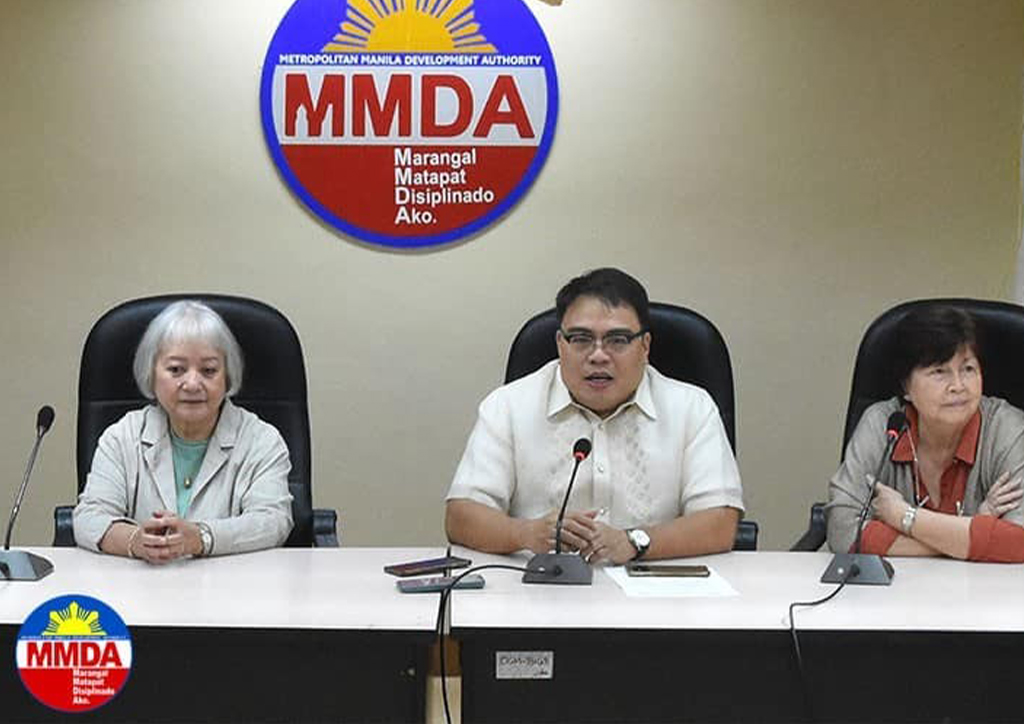 MMDA chairman Atty. Romando Artes with Metro Manila Film Festival selection committee members director Laurice Guillen and actress Boots Anson Rodrigo