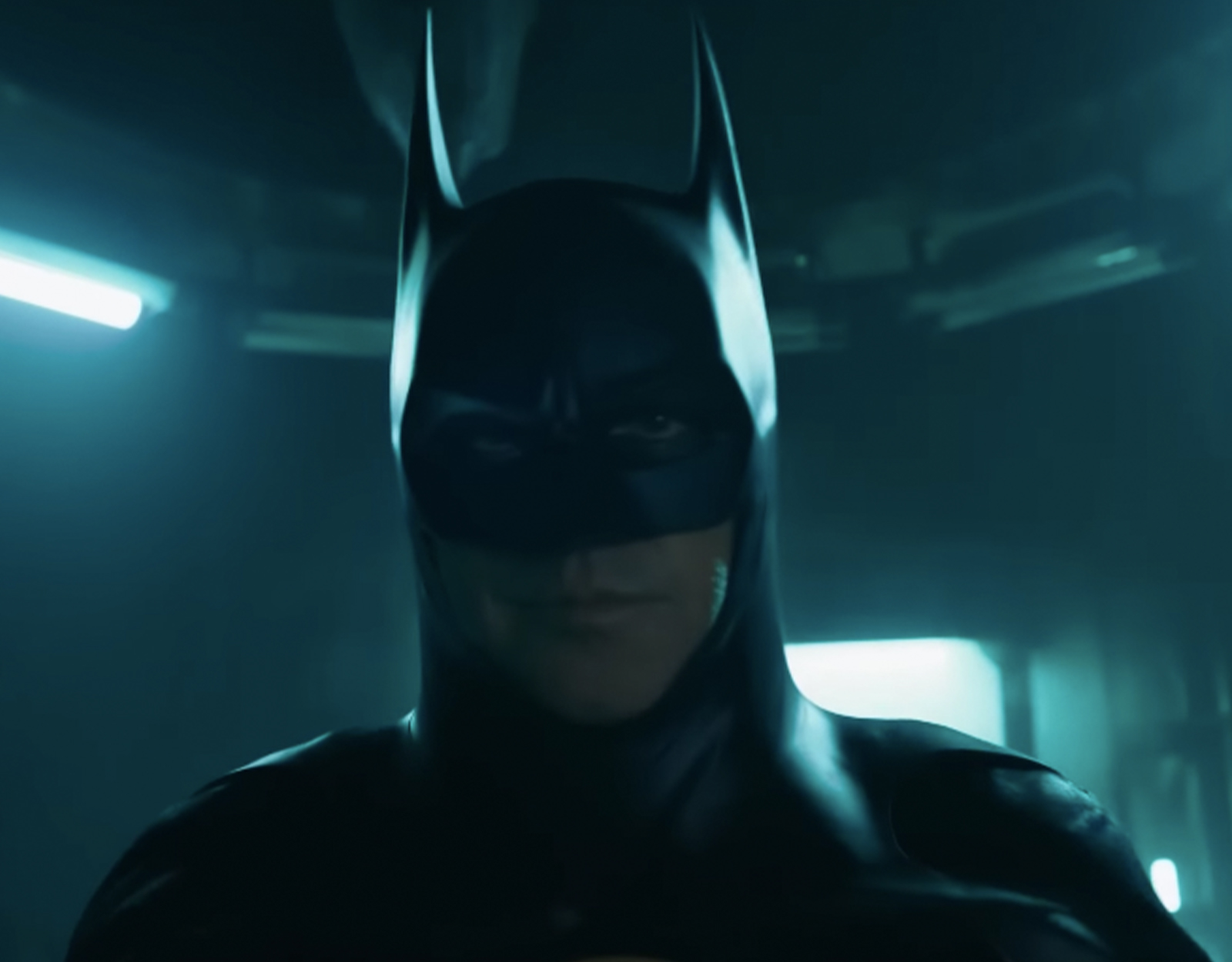 Batman appears on The Flash Trailer