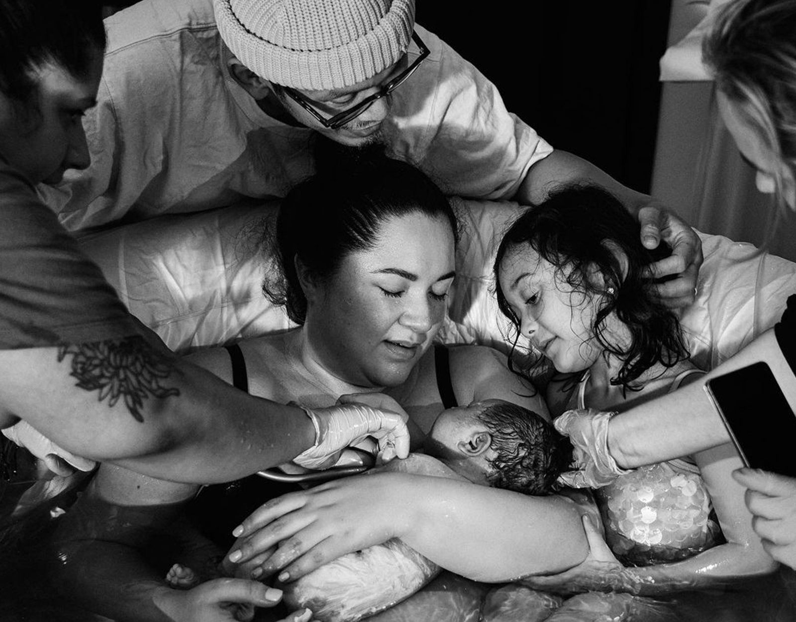Alyanna Martinez giving birth to her daughter Aryanna Rumi via water birth