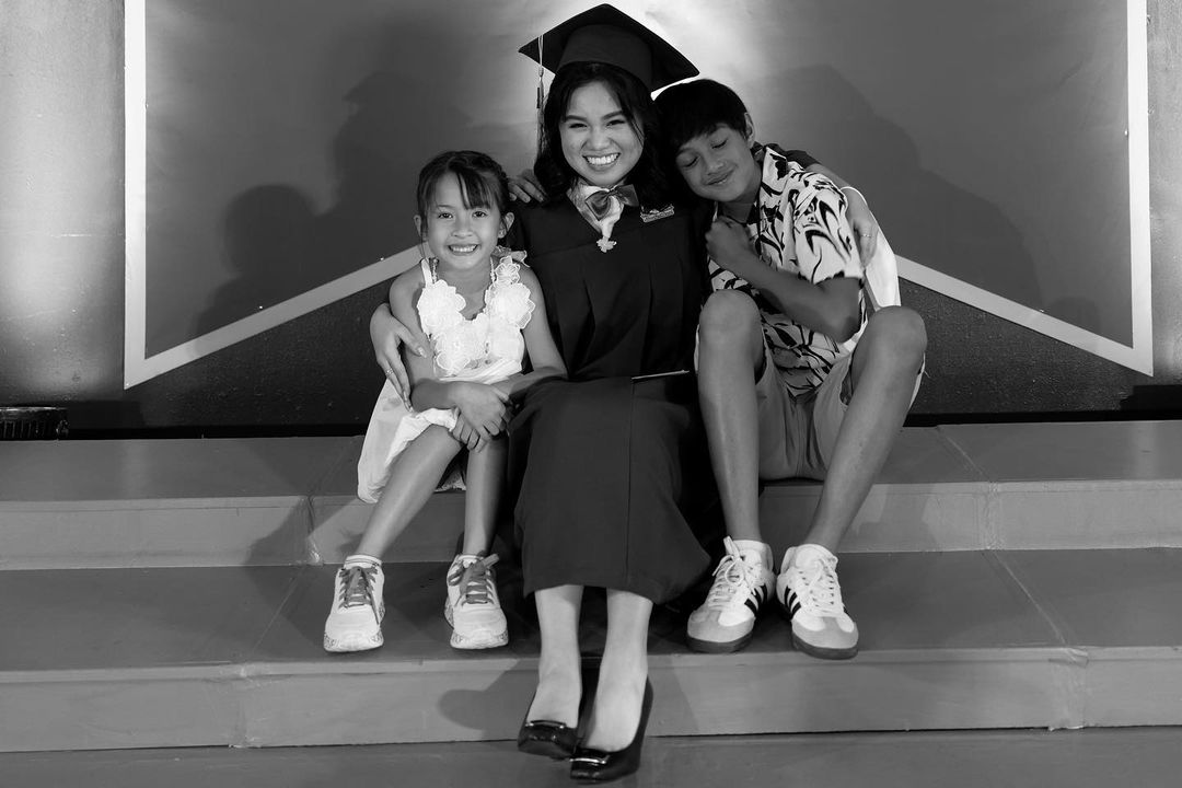 Yohan Santos Agoncillo with her siblings, Luna and Luis