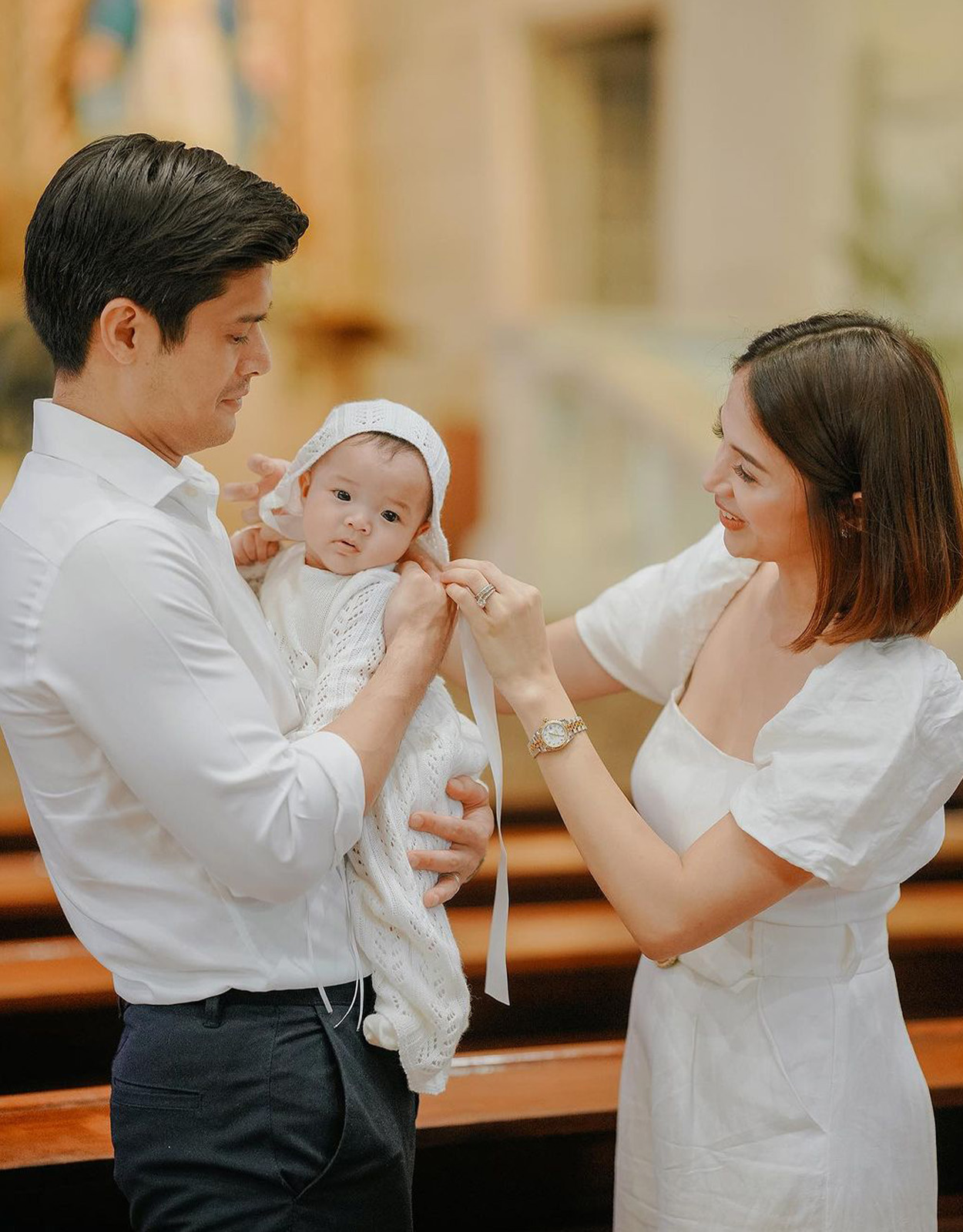 How JC De Vera and Rikkah Cruz Celebrate Laura s Baptism