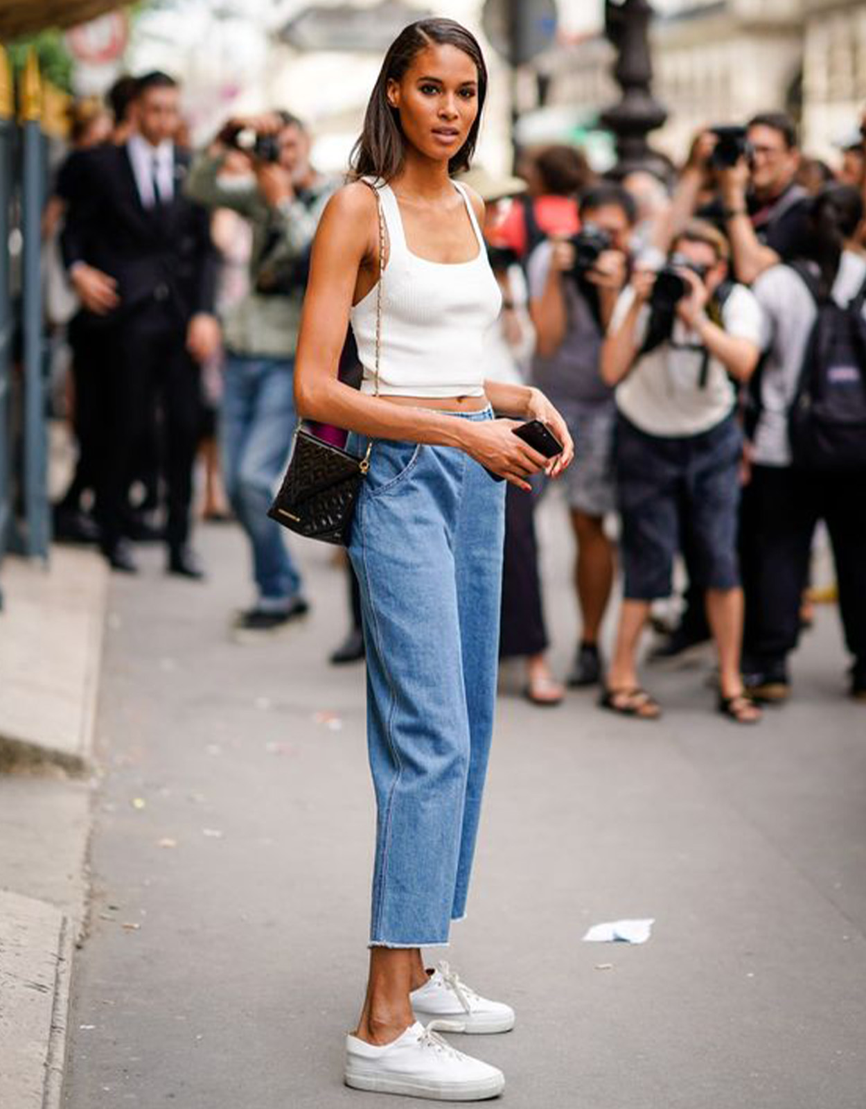 How Moms Can Make Chic and Classy Looks With Crop Tops