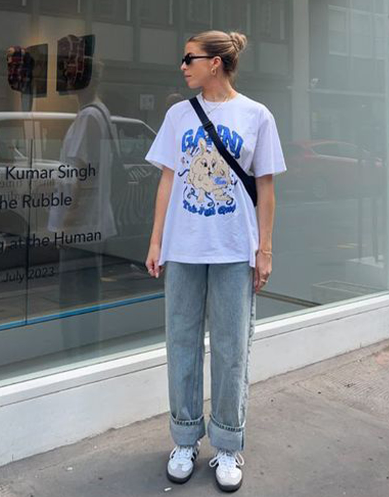 Styling mom jeans streetwear