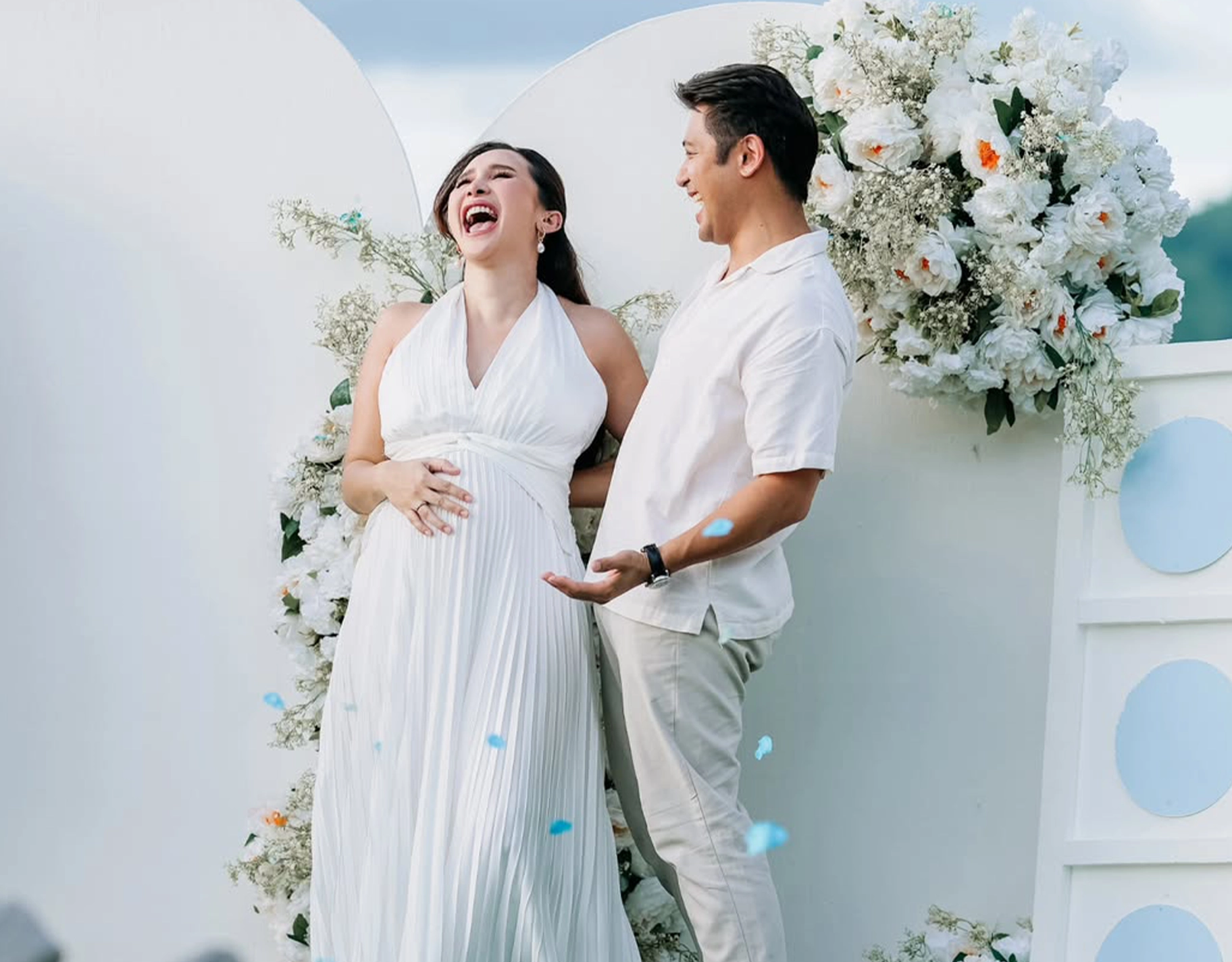 The couple announces the gender of their second child, celebrates son Ezren’s birthday, and marks Melissa’s birthday—all in one joyful month