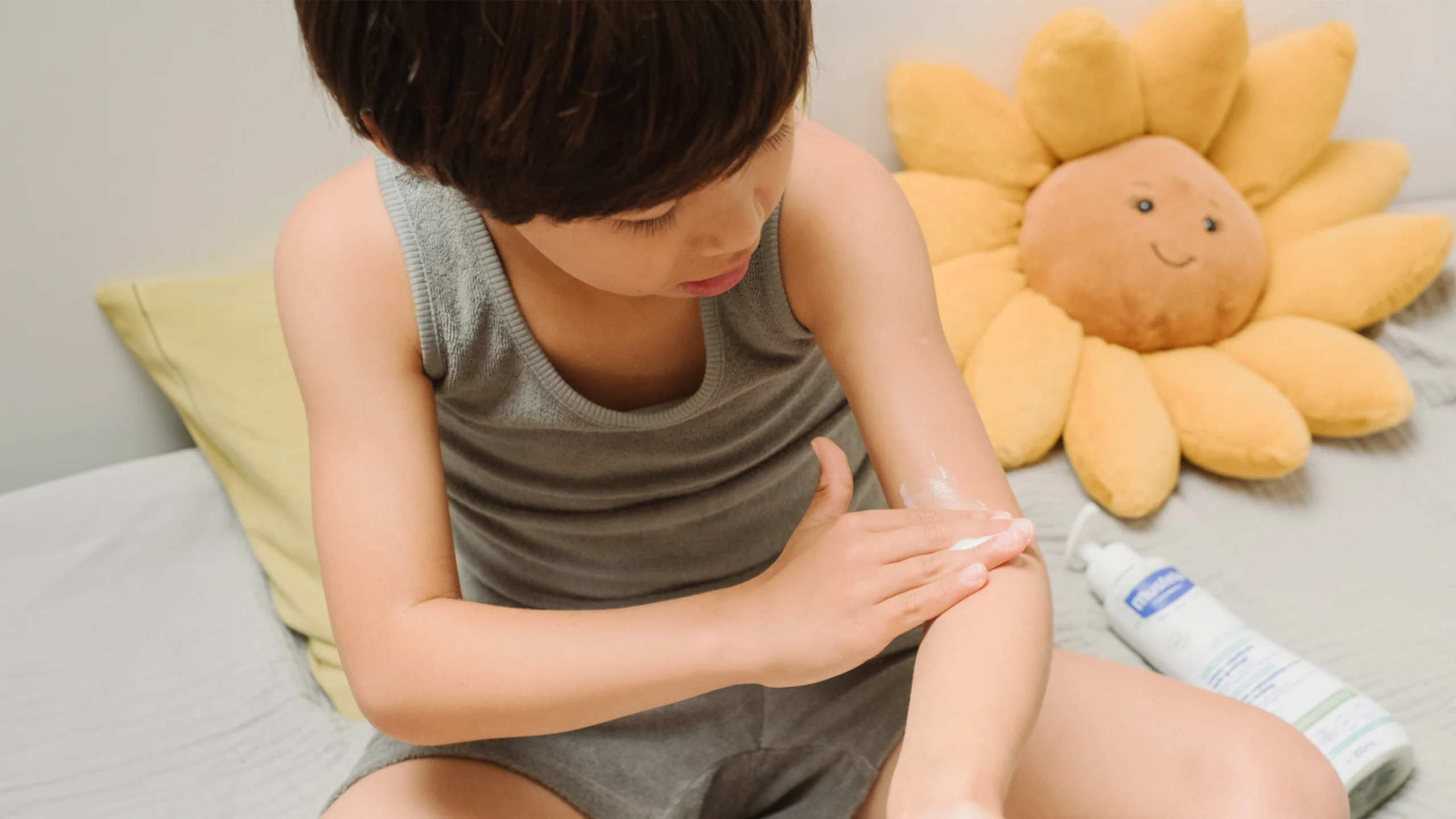 Soothe with Love: Mustela Stelatopia+ Lipid-Replenishing Cream Brings Relief for Every Family Member