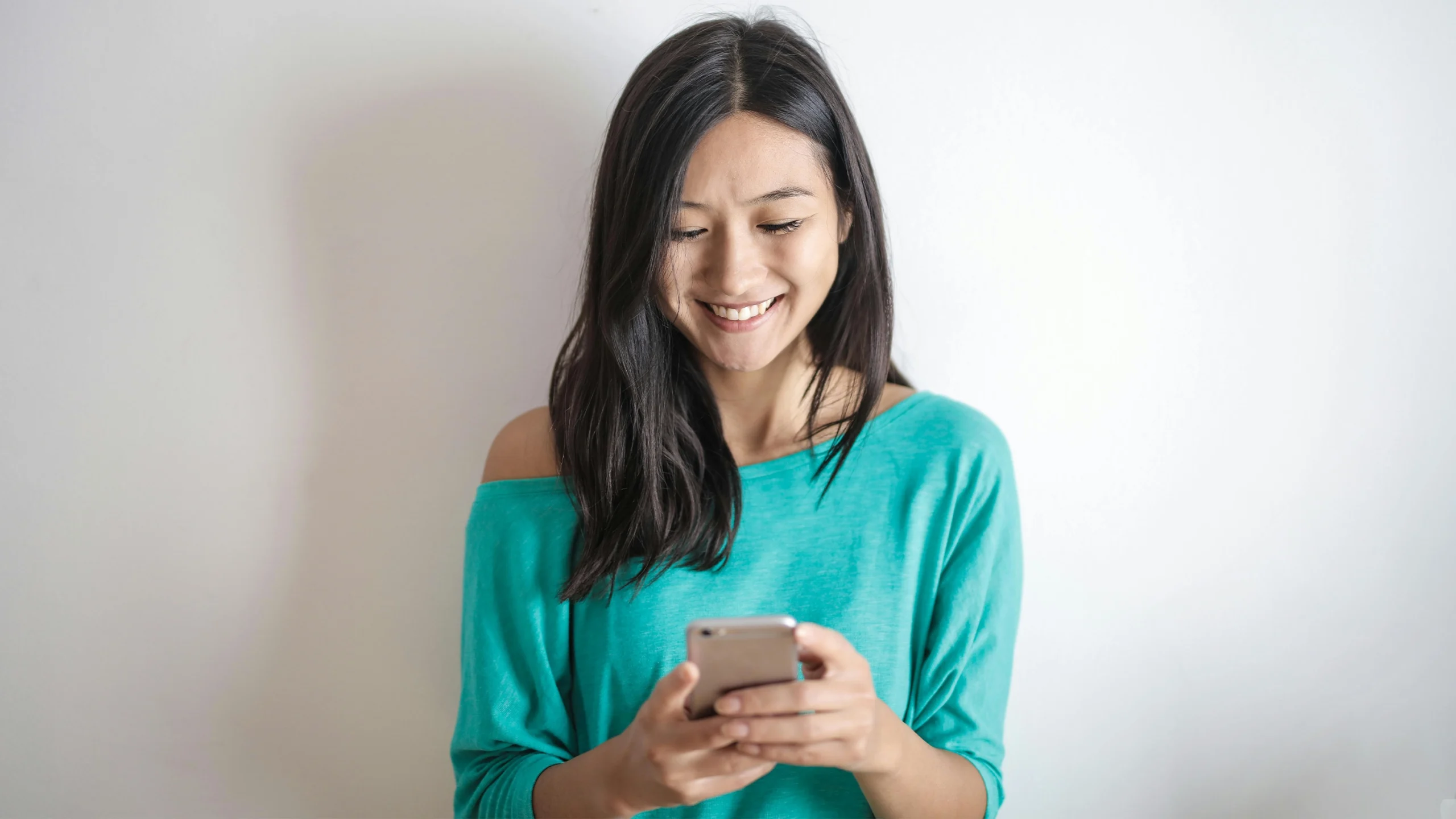 Social Media and the Comparison Trap During the Holidays